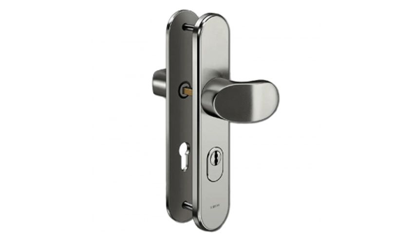 Gekeurd beslag op een voordeur in de kern van Berlicum Gekeurd beslag op een voordeur in de kern van Berlicum